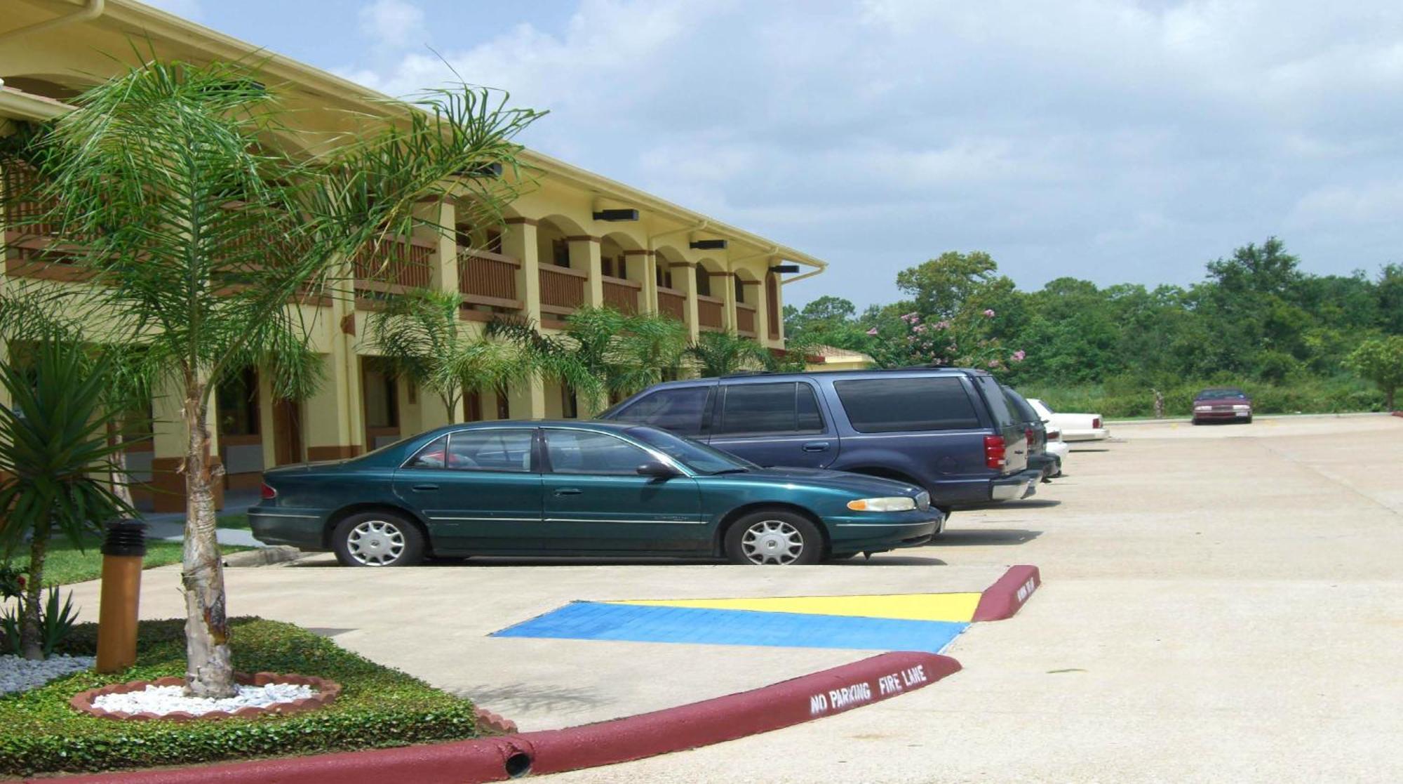 Americas Best Value Inn & Suites-Alvin/Houston Bagian luar foto